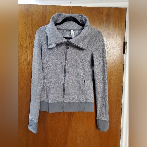 Lululemon - Be Present Jacket - Picture 5 of 14